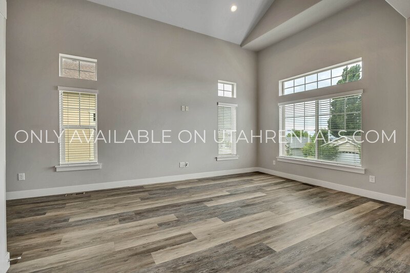 Large 4 Bedroom Town Home on Provo's South East Bench property image