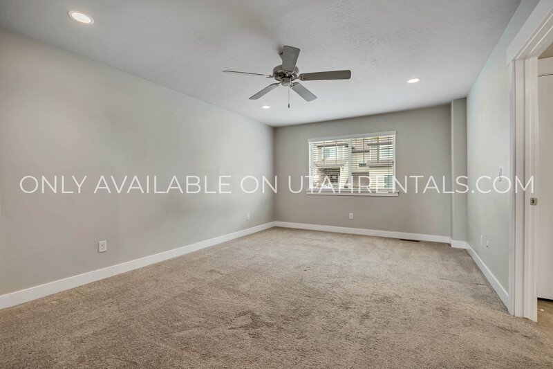 Large 4 Bedroom Town Home on Provo's South East Bench property image