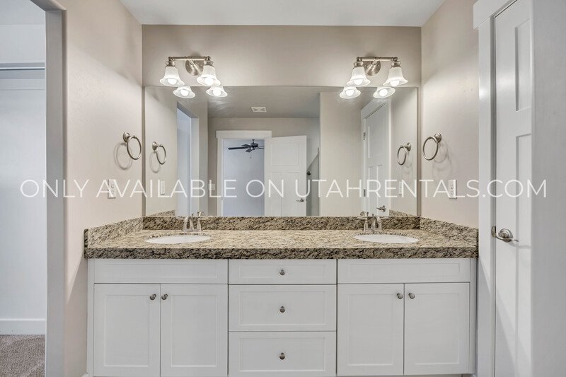 Large 4 Bedroom Town Home on Provo's South East Bench property image