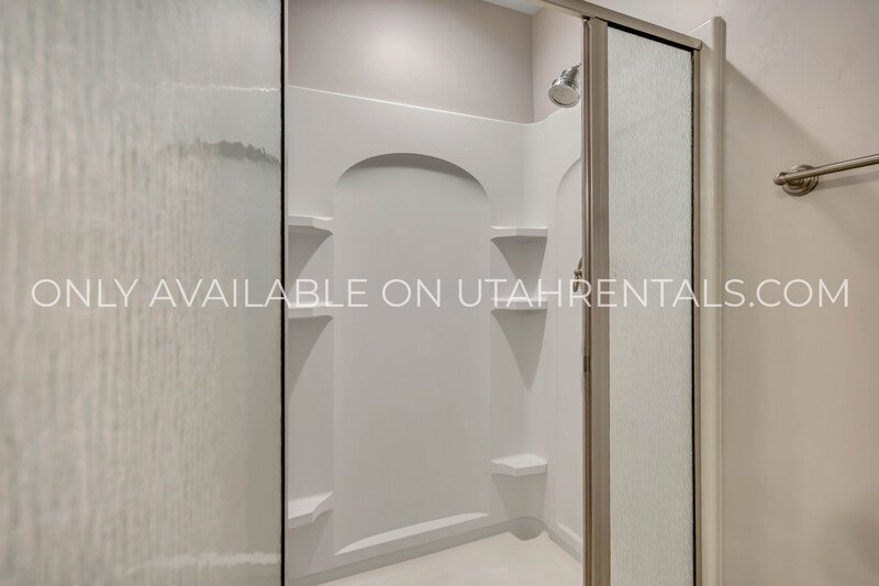 Large 4 Bedroom Town Home on Provo's South East Bench property image