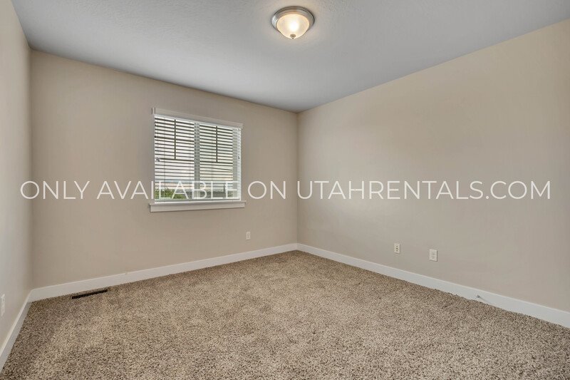 Large 4 Bedroom Town Home on Provo's South East Bench property image