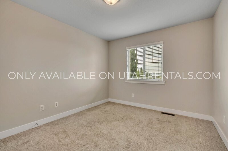 Large 4 Bedroom Town Home on Provo's South East Bench property image