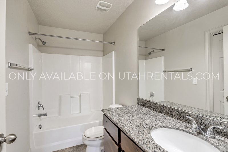Available Now | Modern Sandy Townhome property image