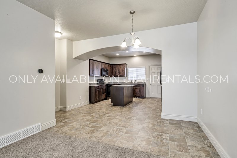 Available Now | Modern Sandy Townhome property image