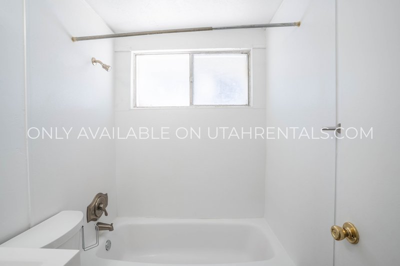 Pet Friendly and Remodeled 2 Bed 1 Bath property image