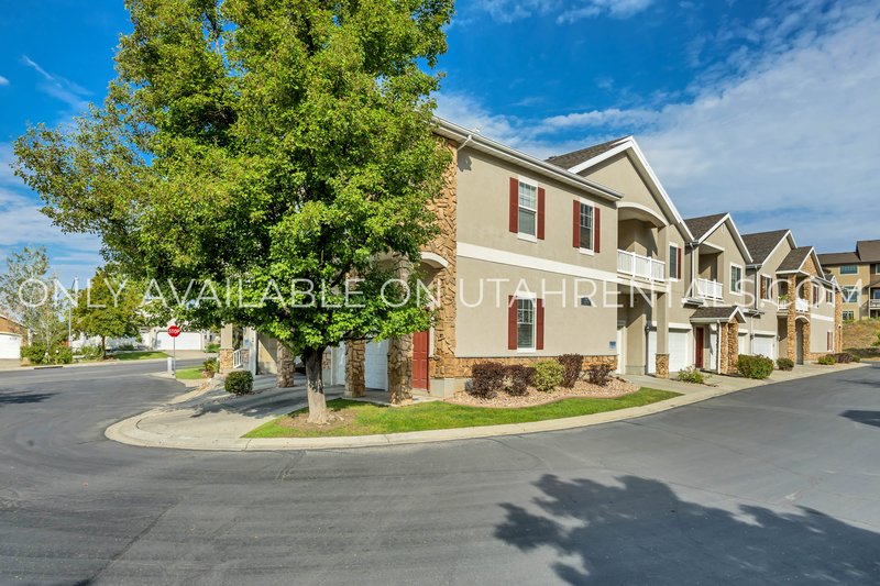 Beautiful 3-Bedroom Condo in Canyon Meadows property image