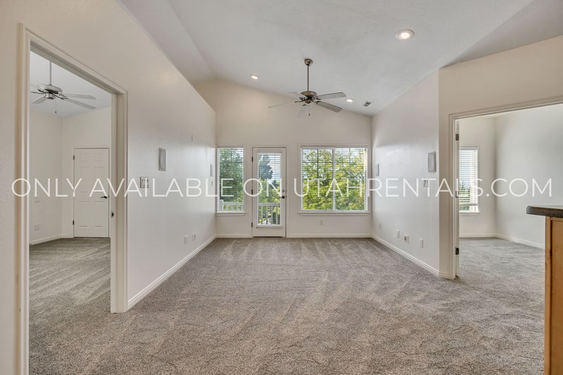 Beautiful 3-Bedroom Condo in Canyon Meadows property image