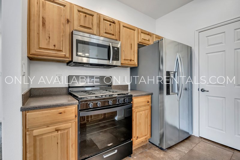 Beautiful 3-Bedroom Condo in Canyon Meadows property image