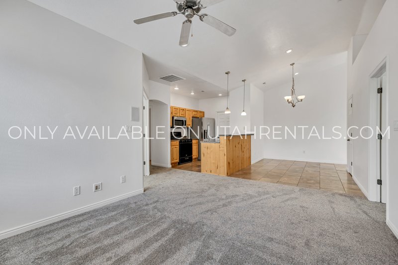 Beautiful 3-Bedroom Condo in Canyon Meadows property image