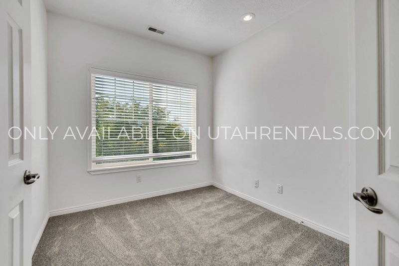 Beautiful 3-Bedroom Condo in Canyon Meadows property image