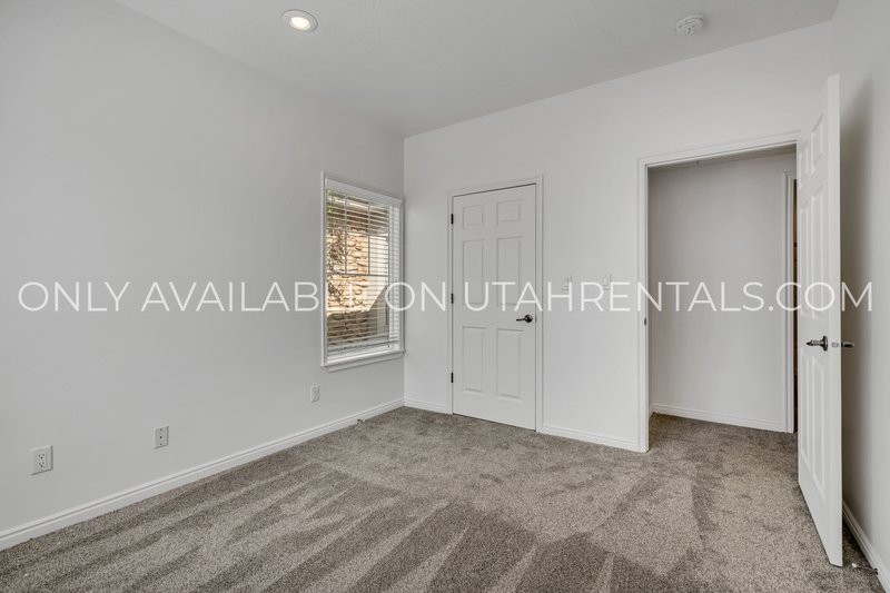 Beautiful 3-Bedroom Condo in Canyon Meadows property image