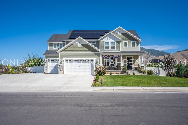 Large Mapleton Home, Negotiable rent, Short-term lease options available property image