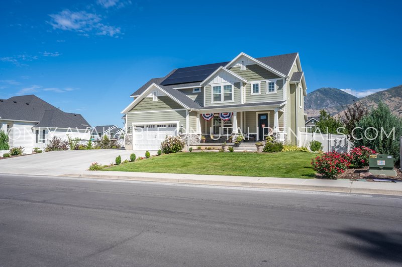 Large Mapleton Home, Negotiable rent, Short-term lease options available property image