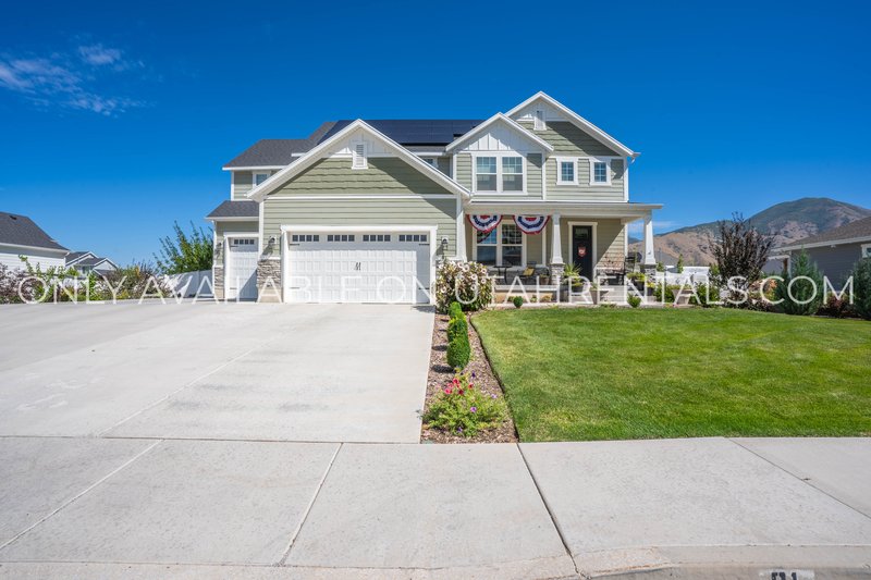 Large Mapleton Home, Negotiable rent, Short-term lease options available property image