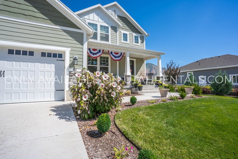 Large Mapleton Home, Negotiable rent, Short-term lease options available property image