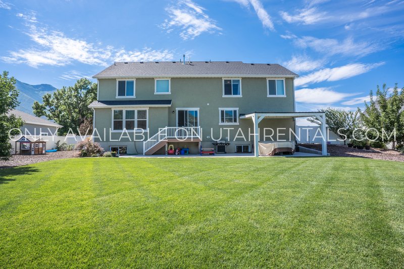 Large Mapleton Home, Negotiable rent, Short-term lease options available property image