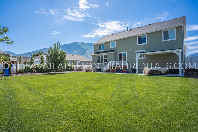 Large Mapleton Home, Negotiable rent, Short-term lease options available property image