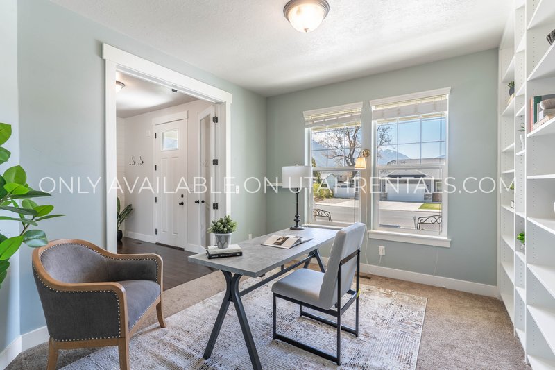 Large Mapleton Home, Negotiable rent, Short-term lease options available property image