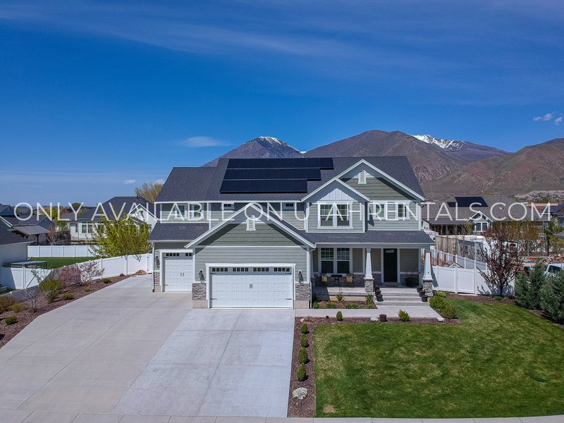 Large Mapleton Home, Negotiable rent, Short-term lease options available property image