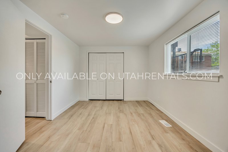 Cute 3/1 Duplex available now! property image