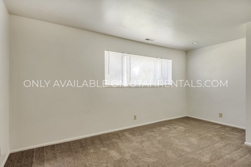 Willowbrook Condo for Rent - By the Bed property image