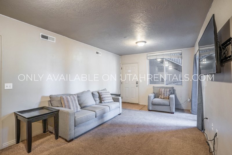 Private Room Available at Lanai property image