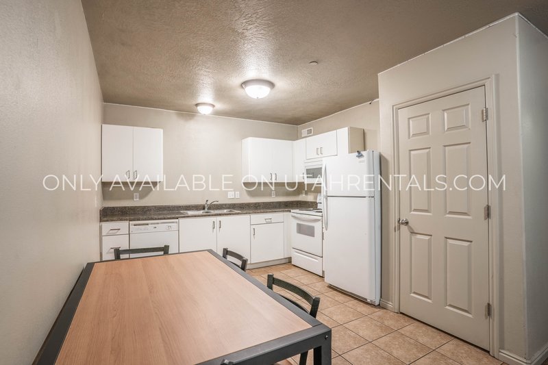 Private Room Available at Lanai property image