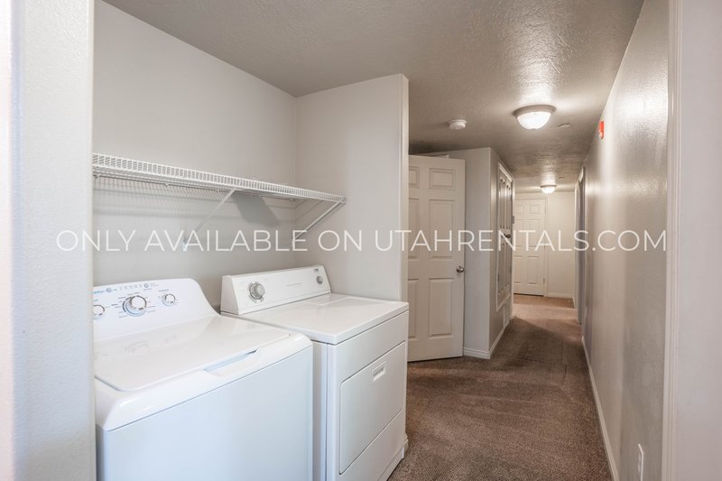 Private Room Available at Lanai property image