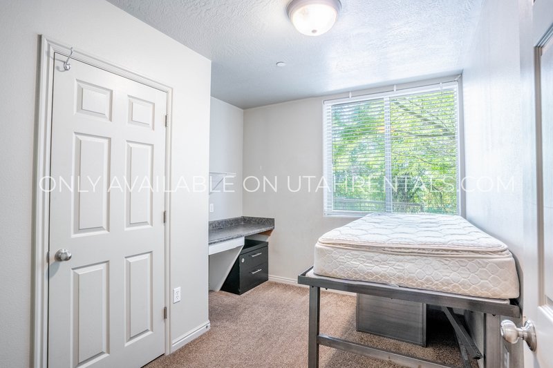 Private Room Available at Lanai property image