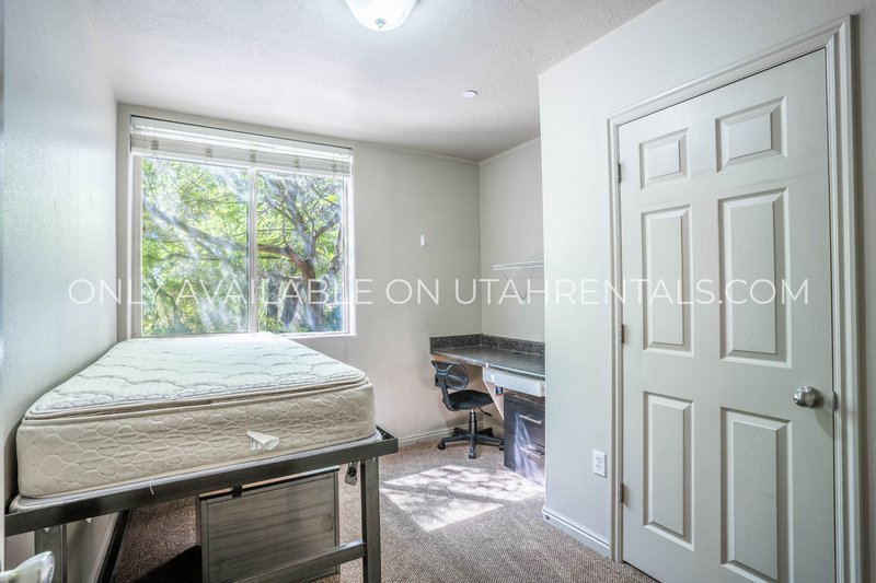 Private Room Available at Lanai property image