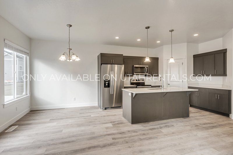Beautiful, Spacious Lehi Townhome property image