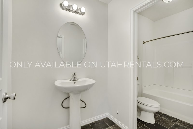 Silicon Slopes 5 bed 3 bath home property image