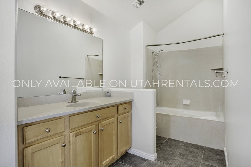 Silicon Slopes 5 bed 3 bath home property image