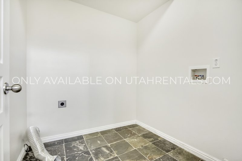 Silicon Slopes 5 bed 3 bath home property image