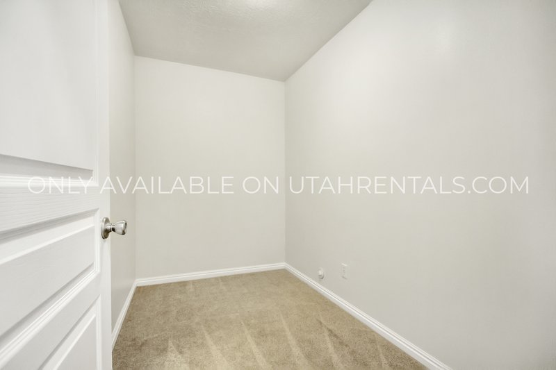 Silicon Slopes 5 bed 3 bath home property image