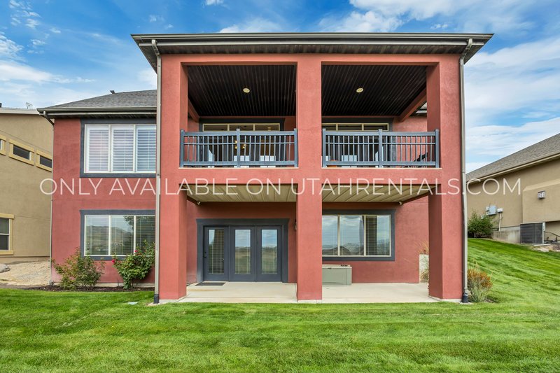 Gorgeous 4 Bedroom - Overlooking Thanksgiving Point Golf Course property image