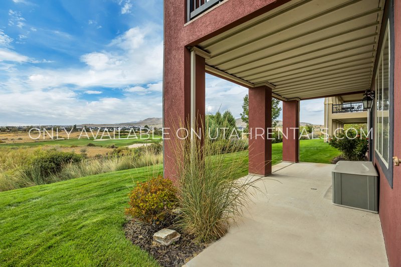 Gorgeous 4 Bedroom - Overlooking Thanksgiving Point Golf Course property image