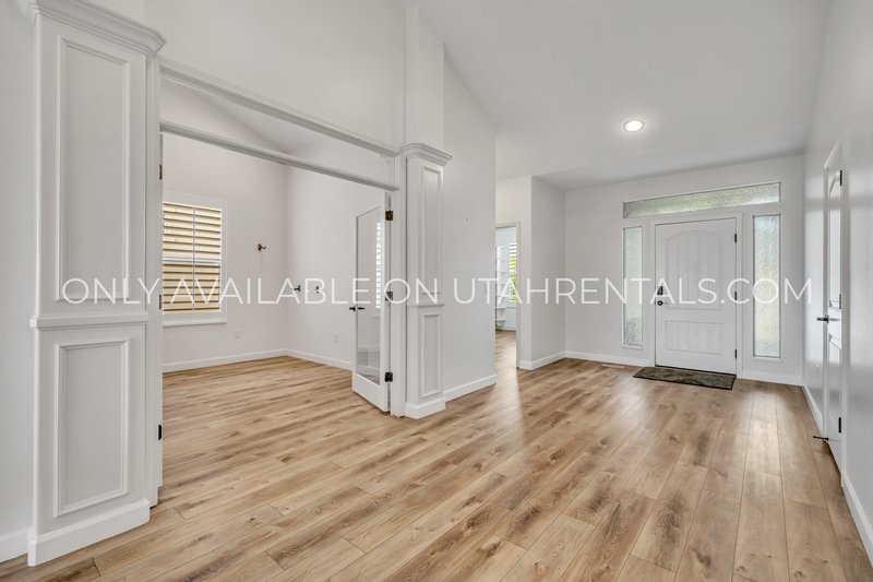 Gorgeous 4 Bedroom - Overlooking Thanksgiving Point Golf Course property image
