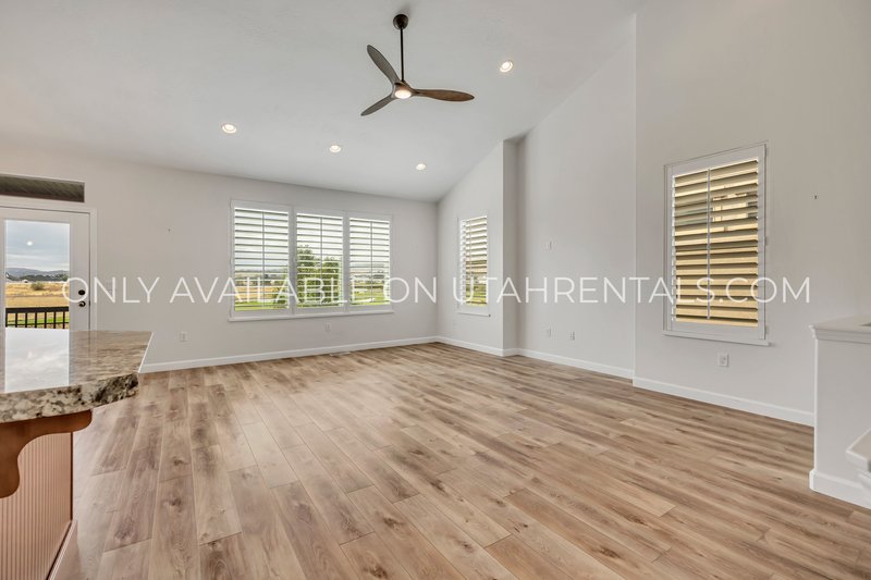 Gorgeous 4 Bedroom - Overlooking Thanksgiving Point Golf Course property image
