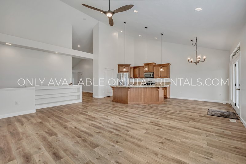 Gorgeous 4 Bedroom - Overlooking Thanksgiving Point Golf Course property image
