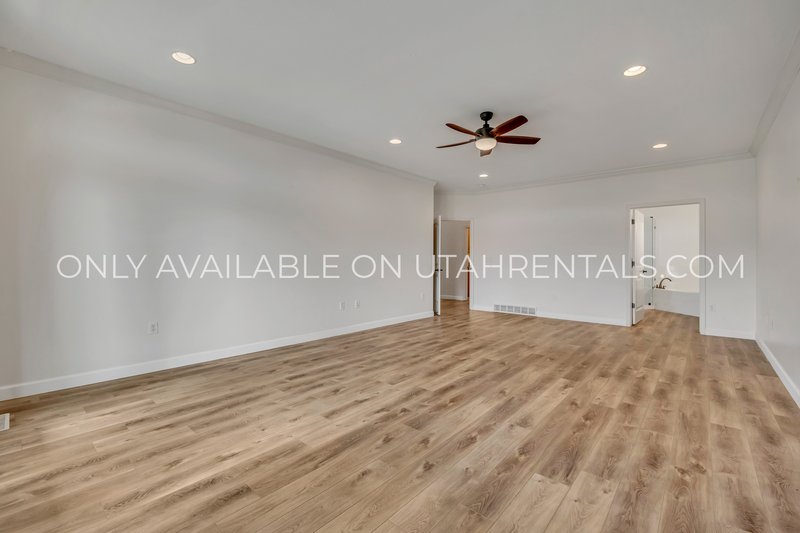 Gorgeous 4 Bedroom - Overlooking Thanksgiving Point Golf Course property image