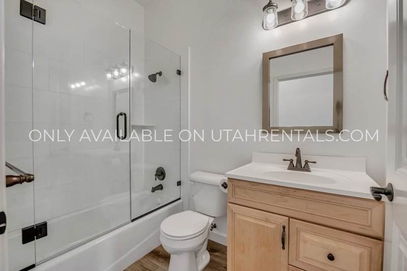 Gorgeous 4 Bedroom - Overlooking Thanksgiving Point Golf Course property image