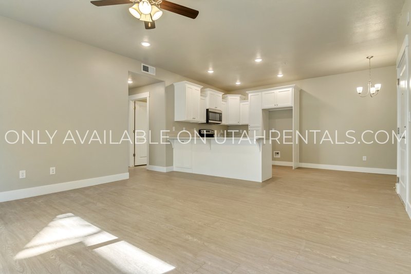 Heber Village on 12th Condo – 3bd, 2 ba property image