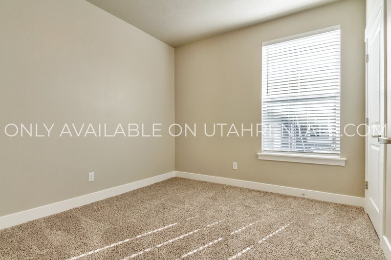 Heber Village on 12th Condo – 3bd, 2 ba property image