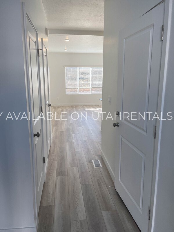 Price Lowered for Quick Move-In property image