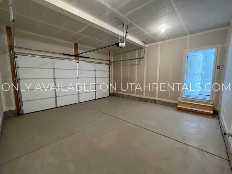 Price Lowered for Quick Move-In property image