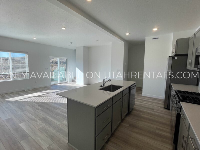 Price Lowered for Quick Move-In property image