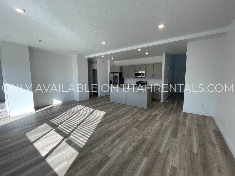 Price Lowered for Quick Move-In property image