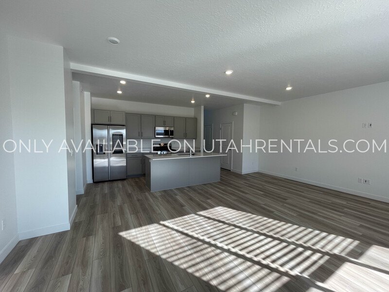 Price Lowered for Quick Move-In property image