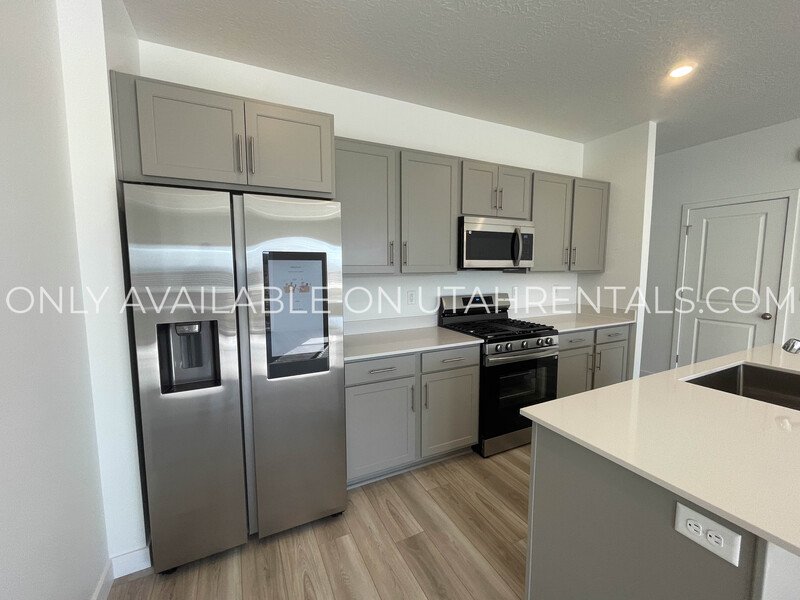 Price Lowered for Quick Move-In property image